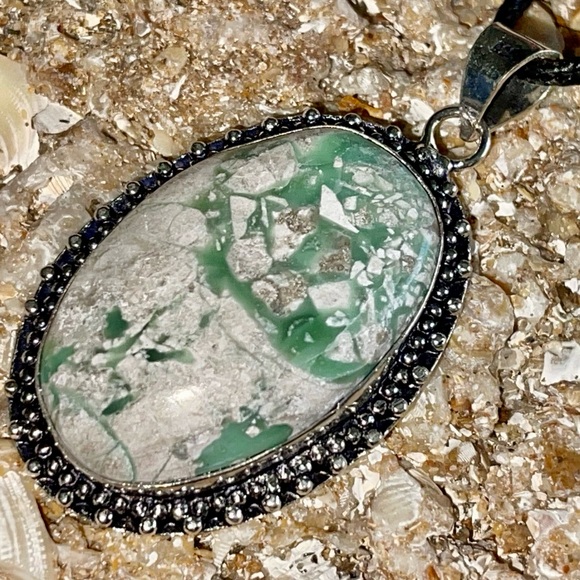 Speckled Variscite- Utahlite Pendant 2" - Picture 8 of 12